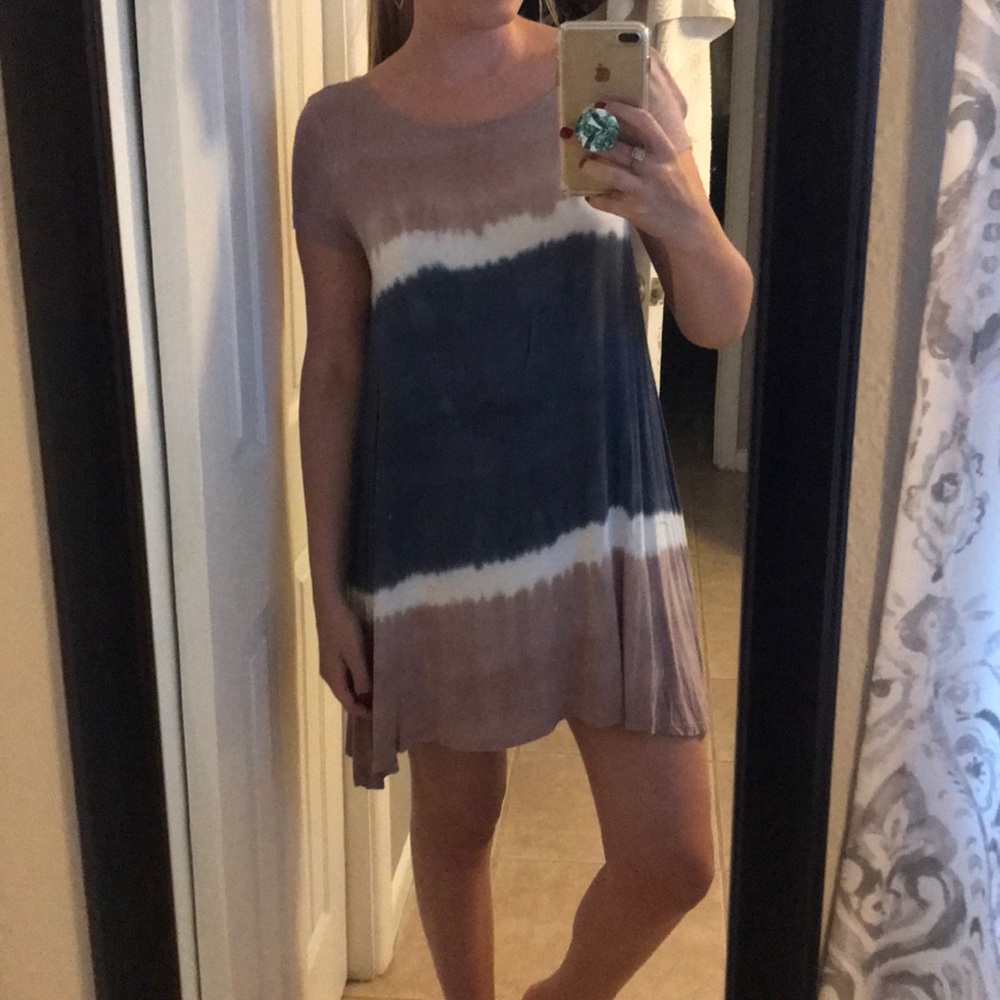 Ombré open back t-shirt style dress